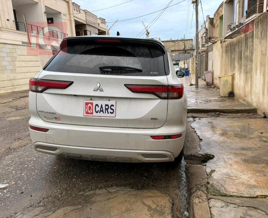 ميتسوبيشي اوتلاندر